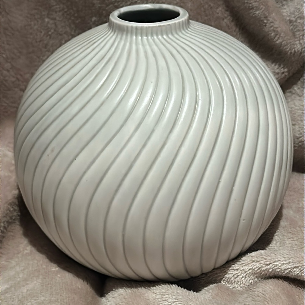 Vintage 1981 Fitz and Floyd Japan Round Vase with Spiral Design